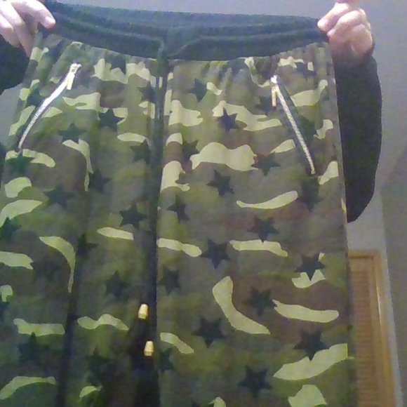 Sweatpants - Picture 2 of 4